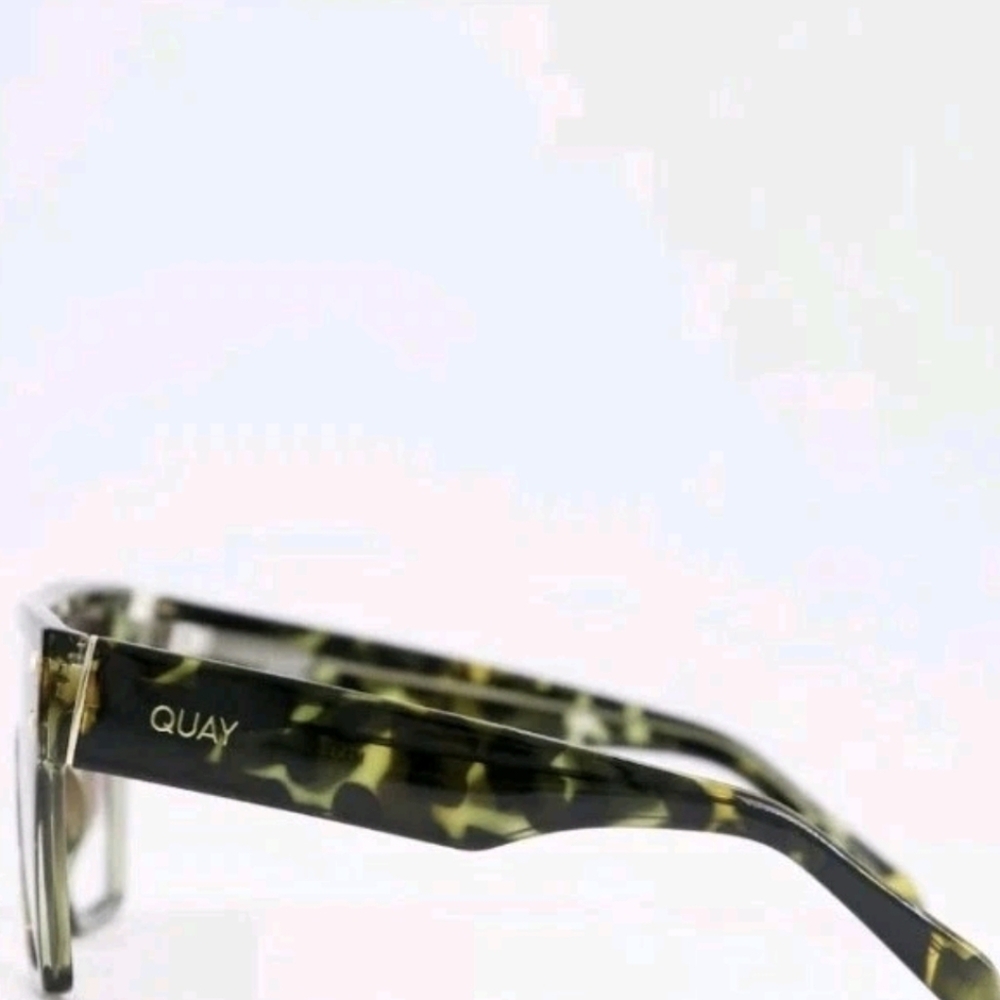 Quay Maxed Out Square Stud Detail Sunglasses in Faded Camo, Excellent Pre-Loved - Picture 4 of 13